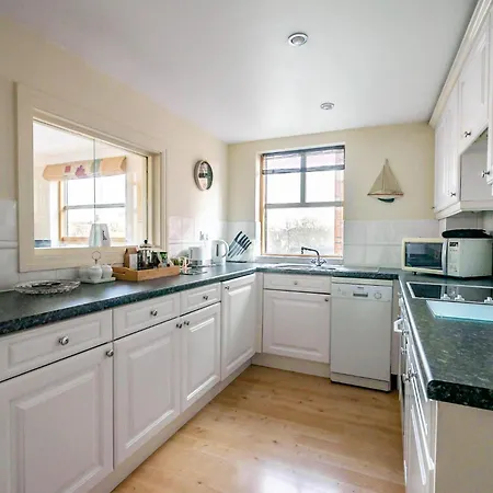 Over The River - Emperors Wharf Apartment York